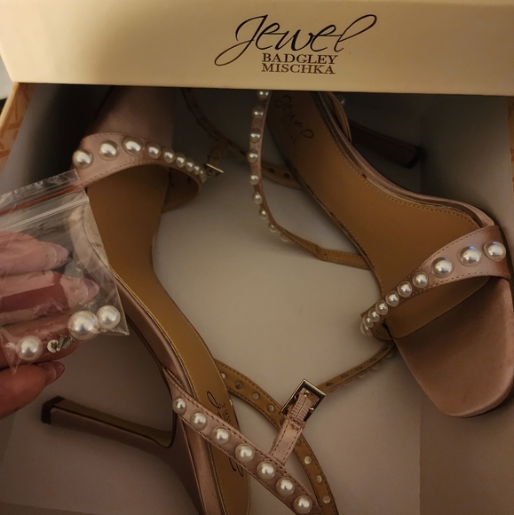 Badgley Mischka Baby Pink Heels - Picture 5 of 5